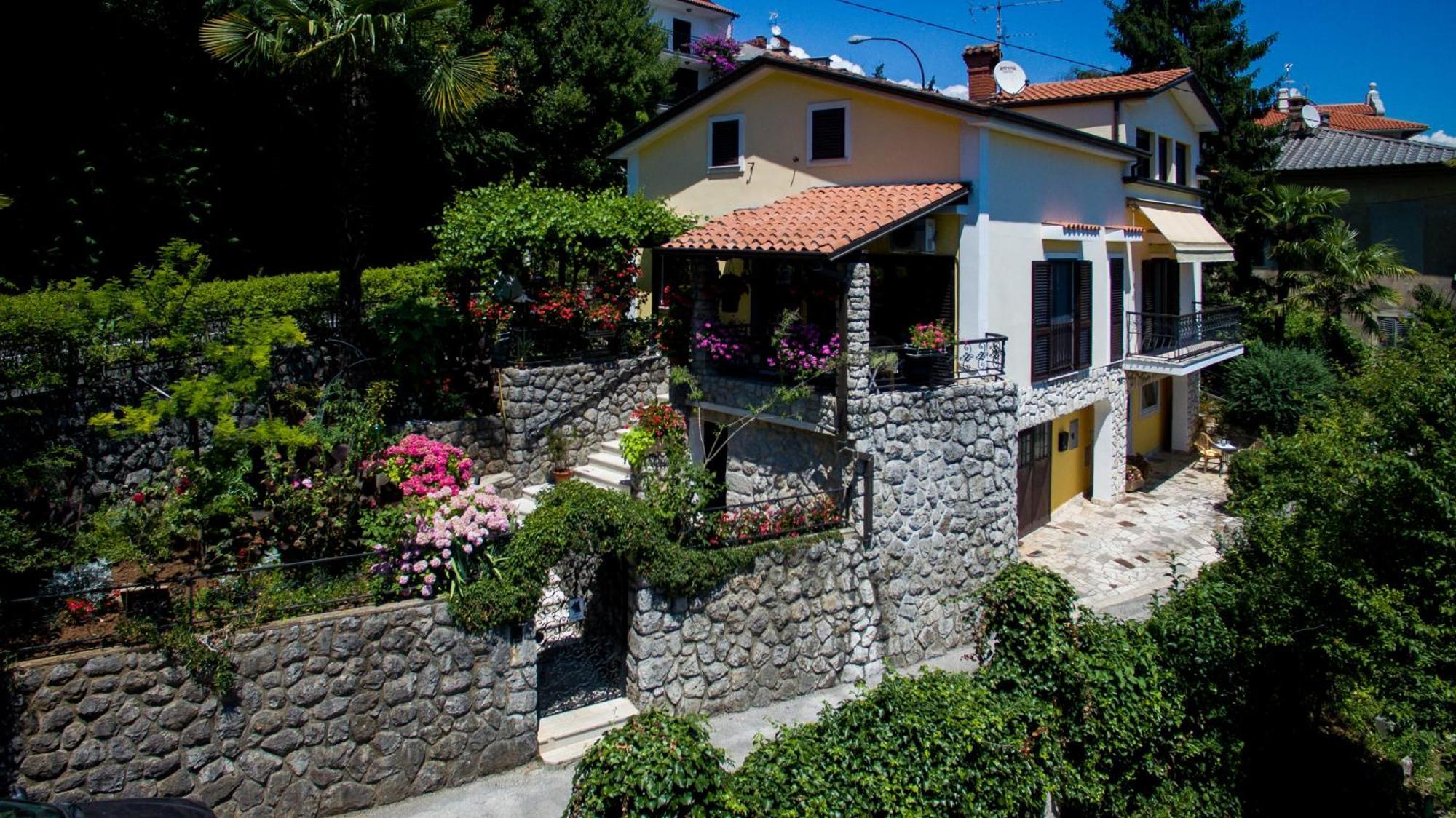 Apartment Dolores Opatija Exteriör bild